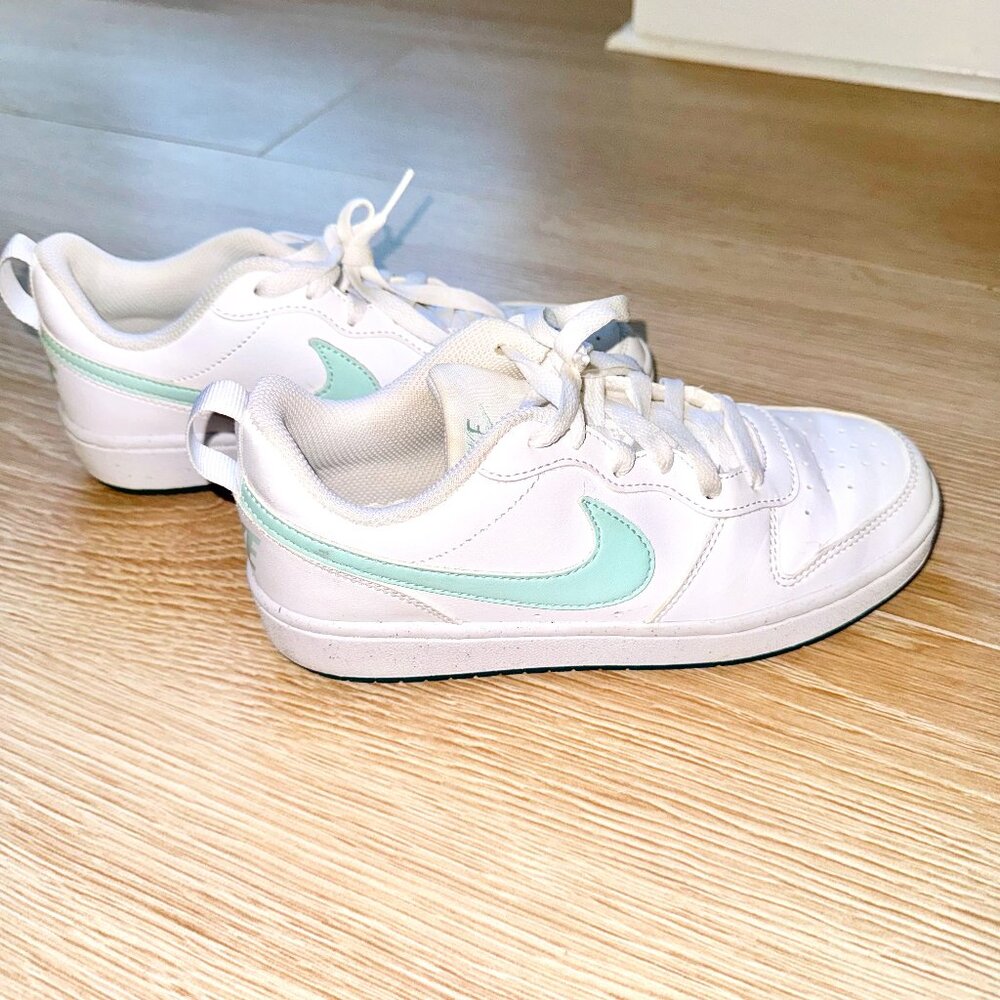 NIke Air Force 1 - Big Kids size 4.5 Y - Mint